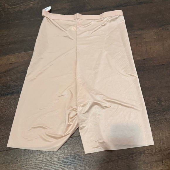 NWOT SPANX Thinstincts® 2.0 High-Waisted Mid-Thigh Short 1X - Picture 5 of 7